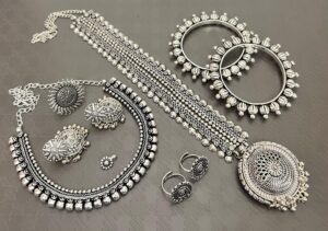 Regal Silver Glow Jewellery Set