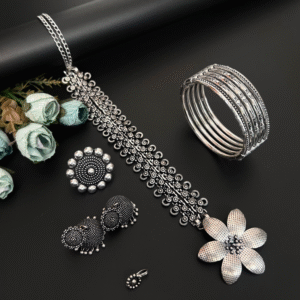 Naira Floral Charm Necklace Set