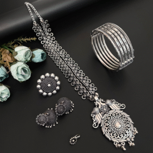 Naira Tribal Essence Naira Vintage Bloom Necklace Set