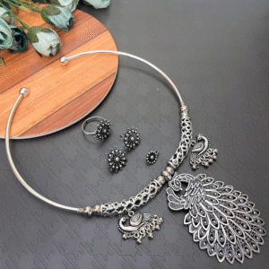 Peacock Grace Charms Hasuli Set