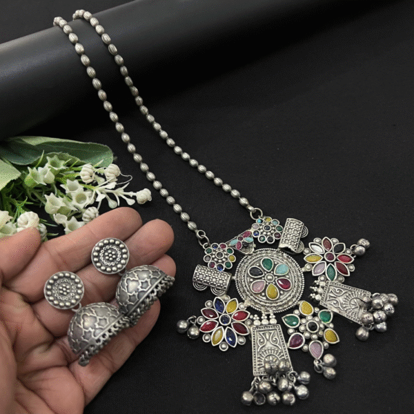 Noor Mystic Pendant Set