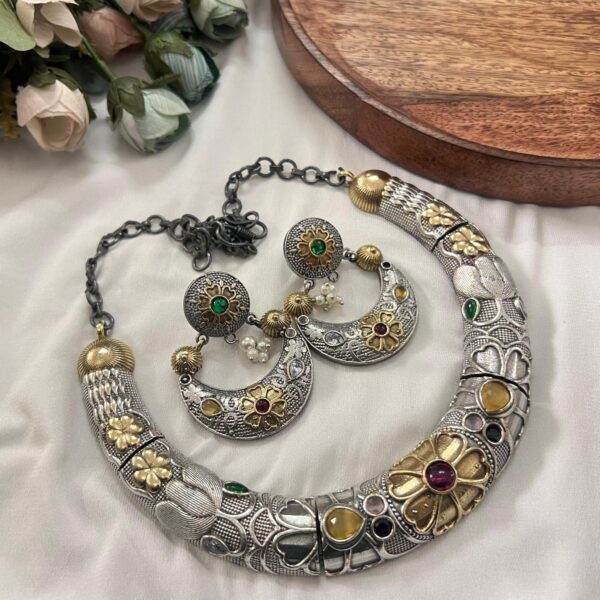 Dual Tone Hasli Necklace Set