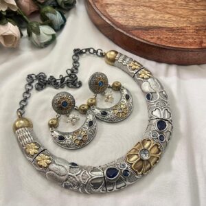 Dual Tone Hasli Necklace Set navy blue