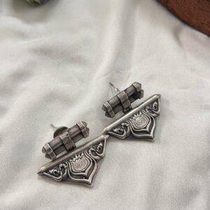 Hasli Necklace Set earrings