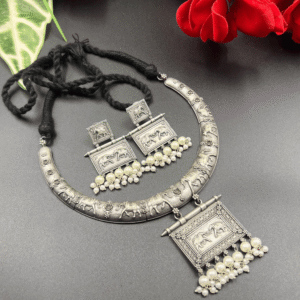 Motif Hasli Set with Pearl Detailing