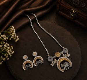 Dual tone chain pendant