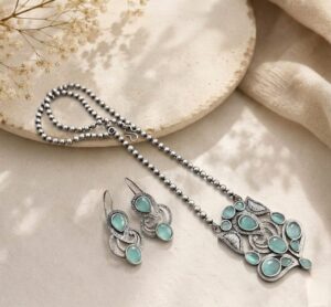 ganesh designed pendant set