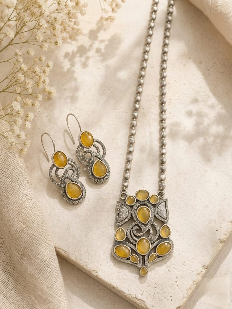 ganesha designed pendant set