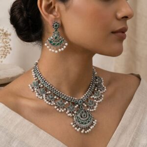 Guttupusalu necklace set