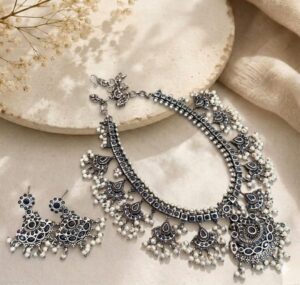 Guttupusalu necklace set