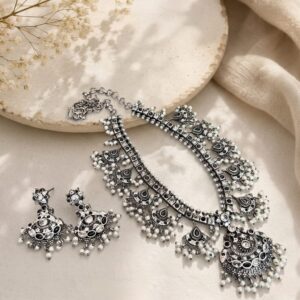 Guttupusalu necklace set