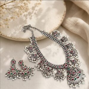 Guttupusalu necklace set