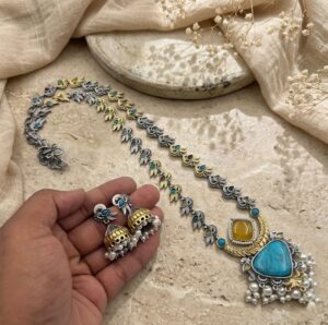 Dual tone necklace set