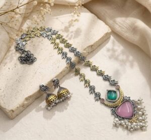 Dual tone necklace set