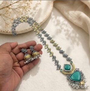 Dual tone necklace set