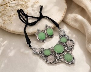 Monalisa stone necklace set