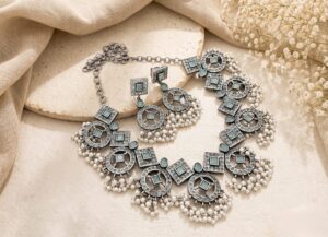Premium replica choker set