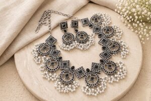 Premium replica choker set