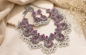 Premium replica choker set