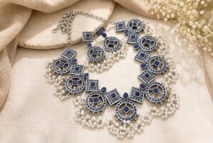 Premium replica choker set