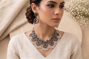 Premium replica choker set