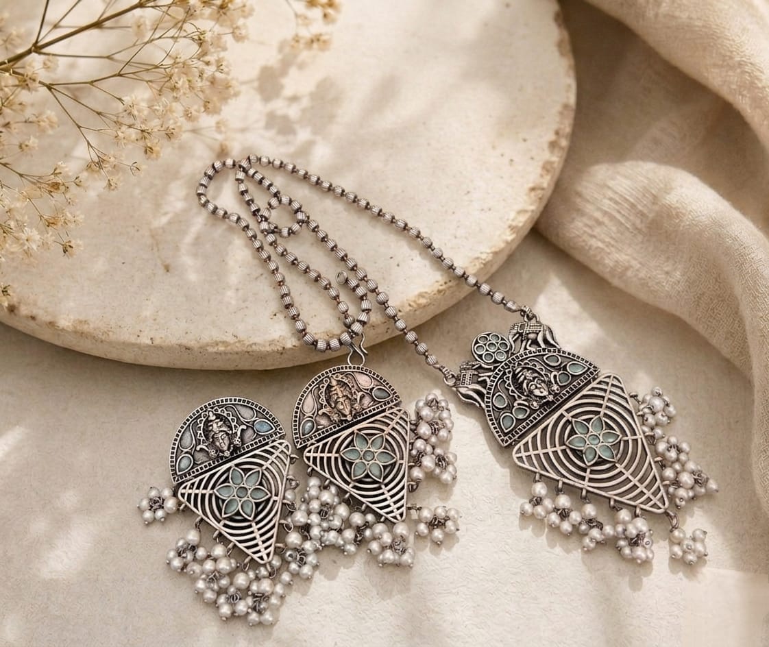 Stone chain pendant set