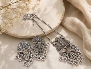 Stone chain pendant set