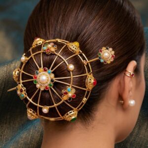 Bun cage with matching pin