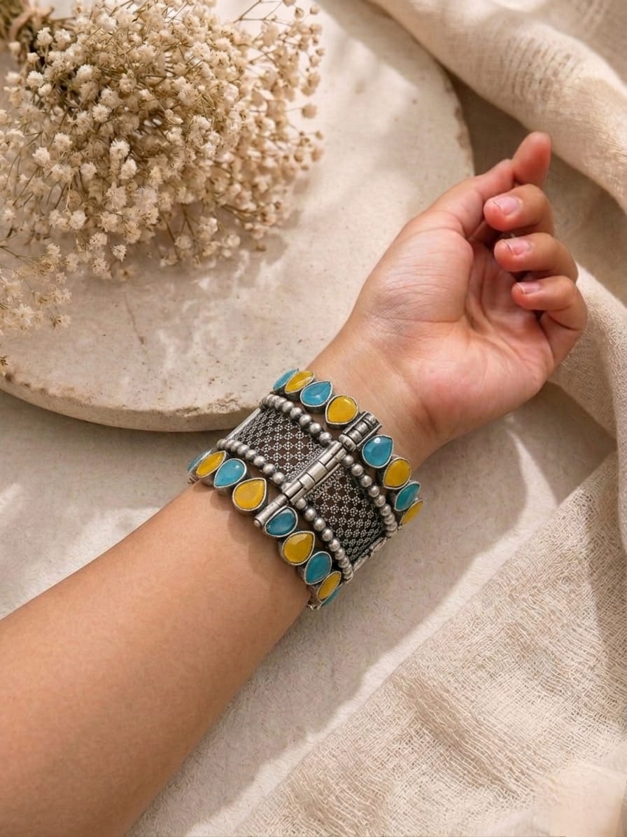 Monalisa stone replica openable kada