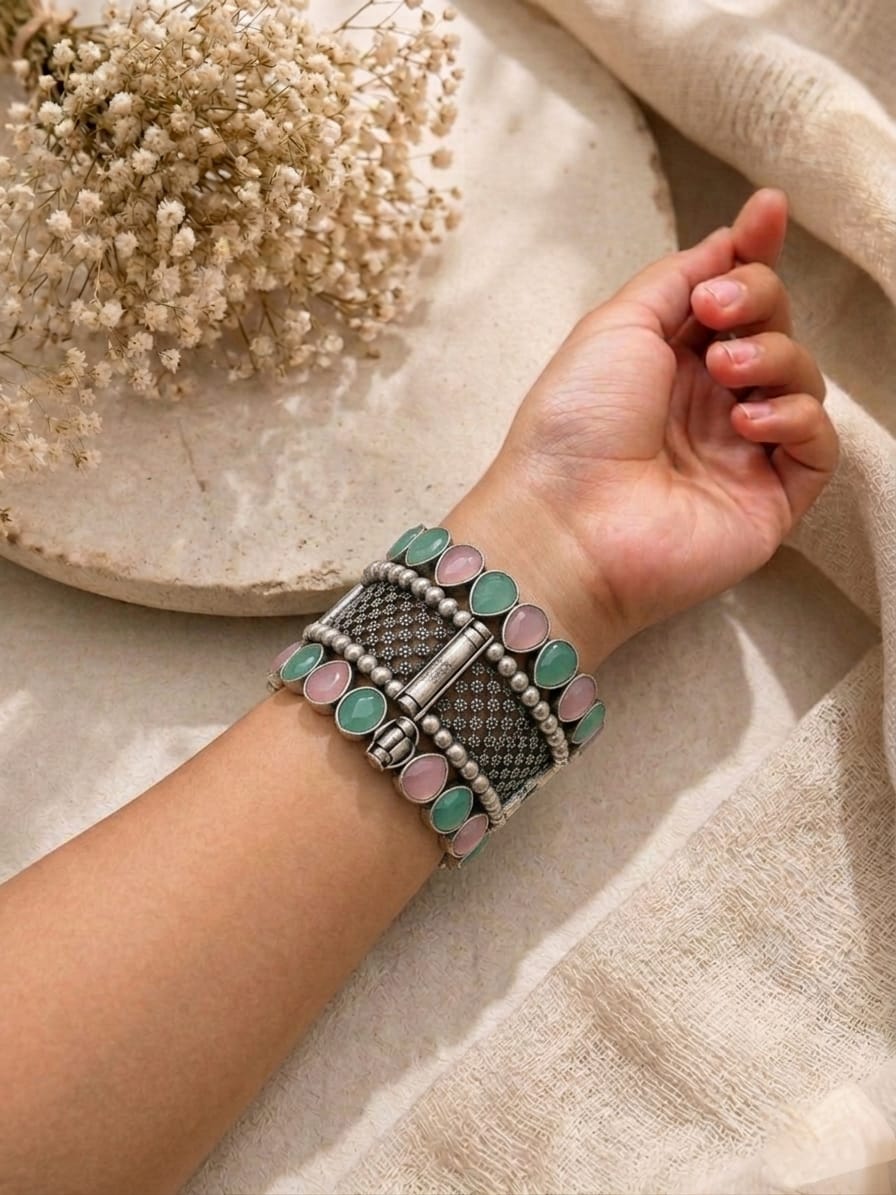 Monalisa stone replica openable kada