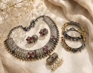 Dual tone hasli necklace