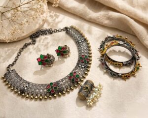 Dual tone hasli necklace