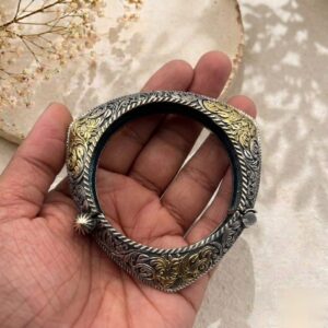 Dual tone openable kada