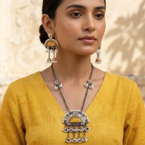 Dual tone western pendant set