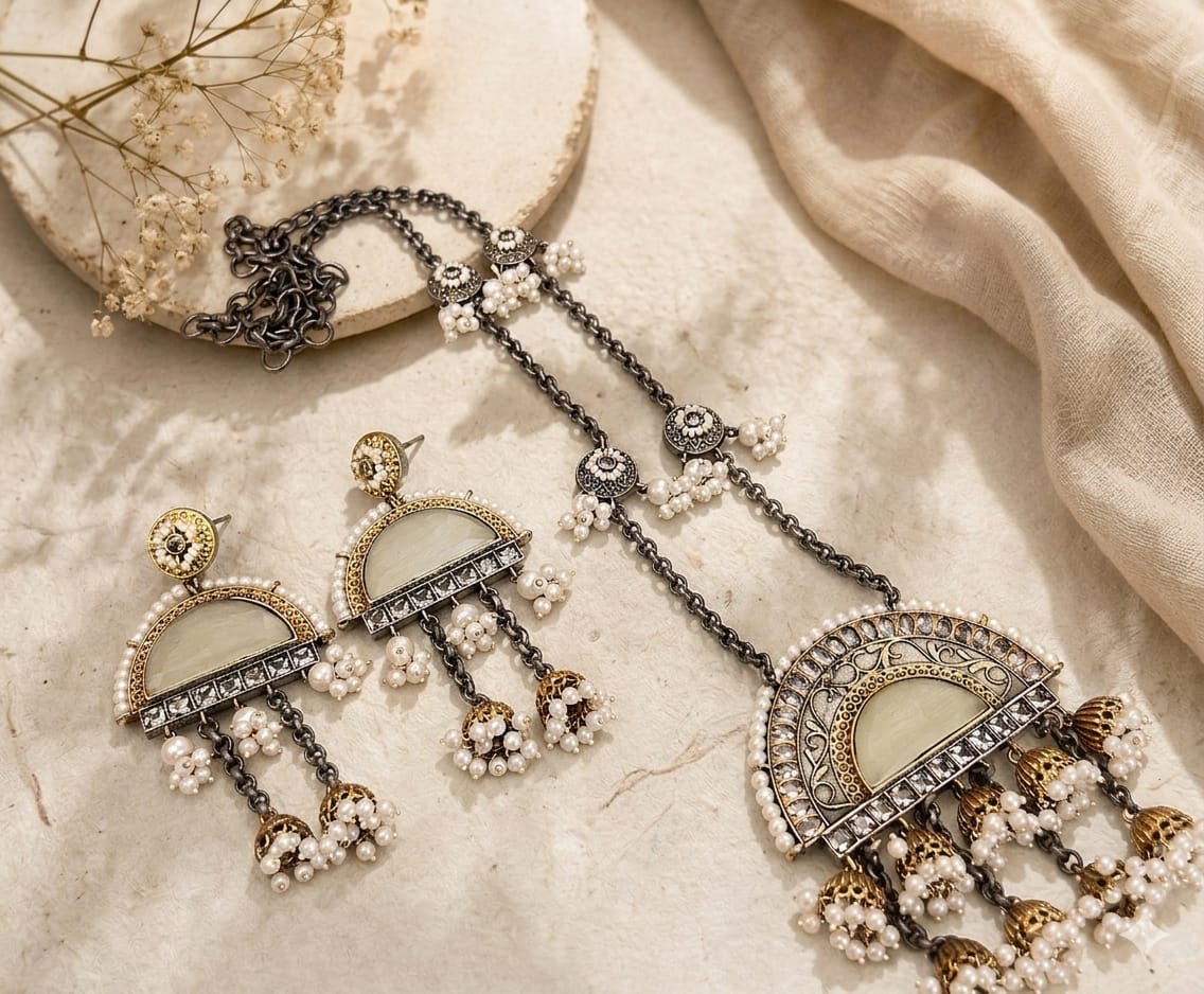 Dual tone western necklace