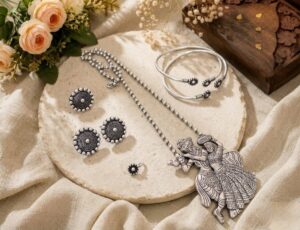 Different pendants combo set