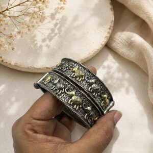 Pair of dual tone kada