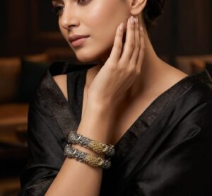 Elegant dual tone openable bangles