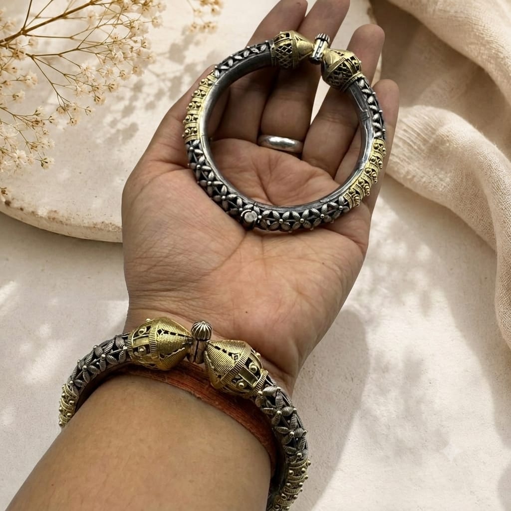 Exquisite dual tone openable bangles