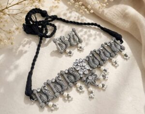 Premium replica stone choker set