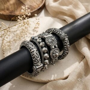 Replica 6 pc bangles set