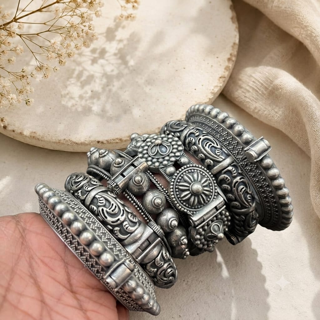 Replica 6 pc bangles set