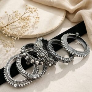 Replica 6 pc bangles set