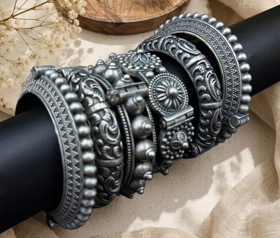 Replica 6 pc bangles set
