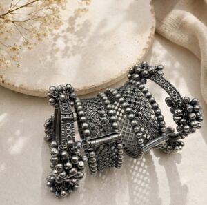Replica 4 pc bangles set