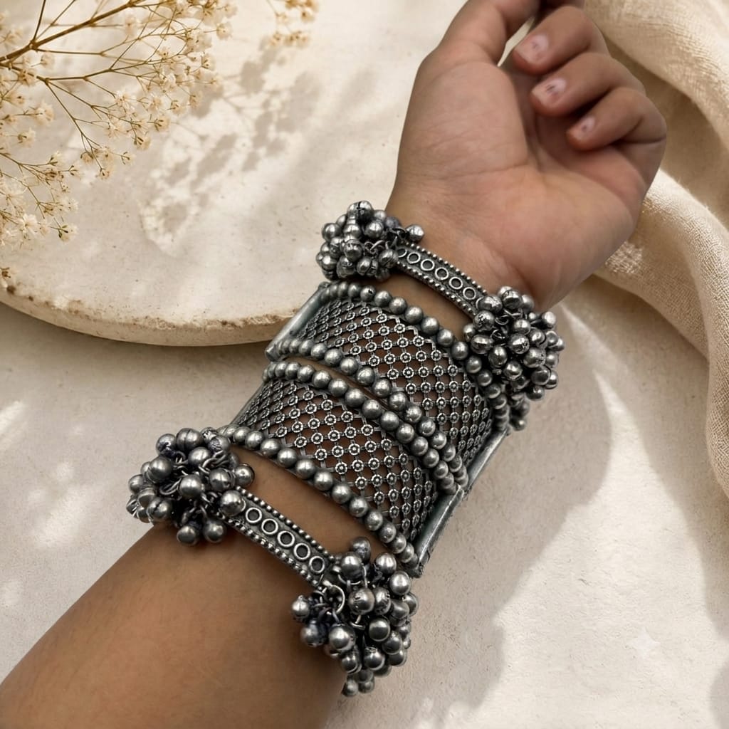 Replica 4 pc bangles set