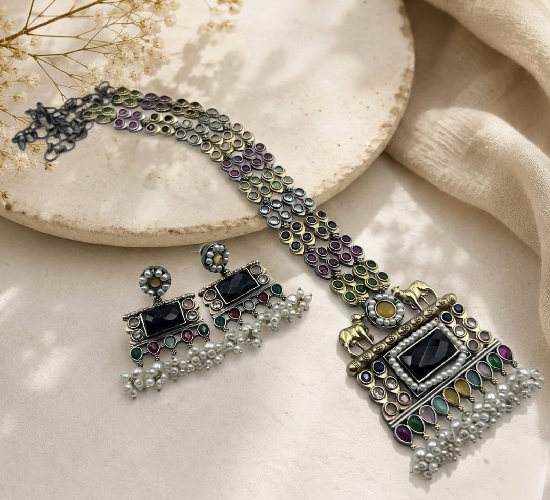 Dual tone stone necklace set