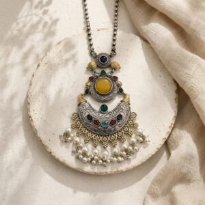 Dual tone pendant set