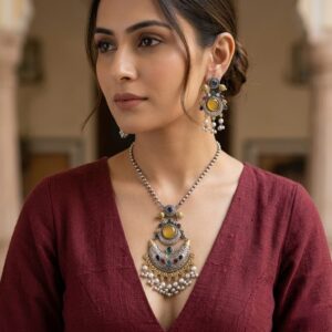 Dual tone pendant set