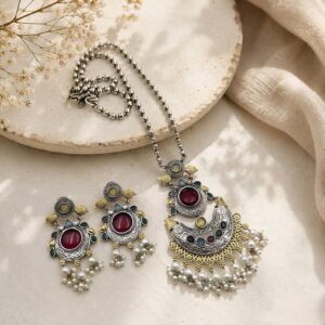 Dual tone pendant set
